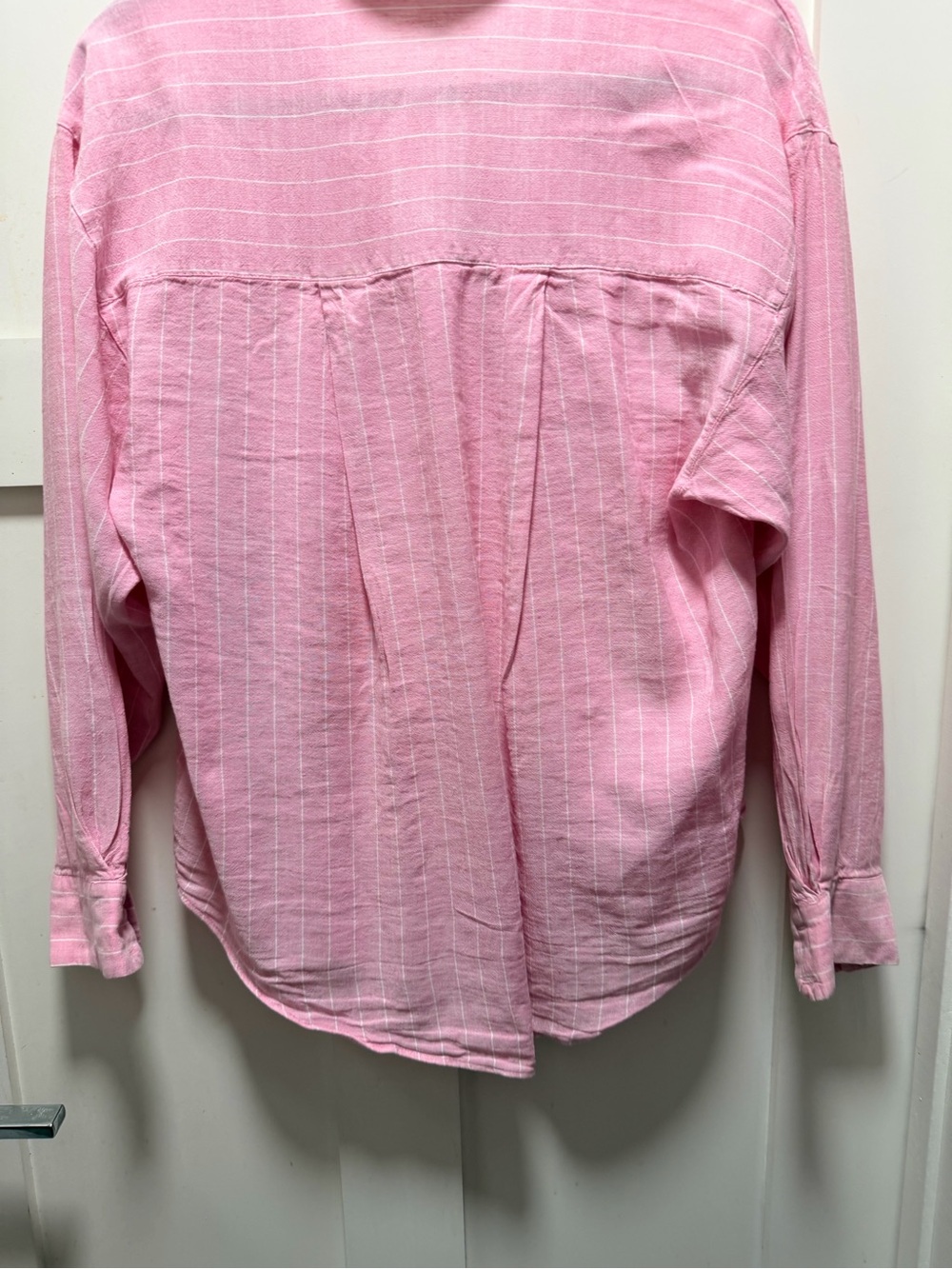 Express Women's Pink Button-Front Blouse - Picture 4 of 4